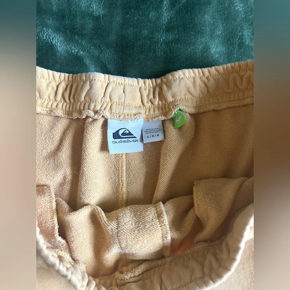 Quiksilver Men’s Tan Drawstring Sweat Shorts Size Large Casual Lounge - Picture 8 of 9